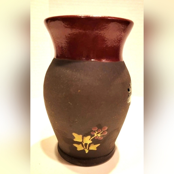 Boot Hill Pottery 6" Vase- Moose& Holly Motif- Matte& Glazed Finish - Picture 3 of 7